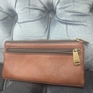 Fossil Women's Tan/Brown Leather Zip Card Wallet